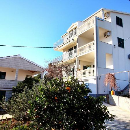 Apartments Nakir Slatine Exterior photo