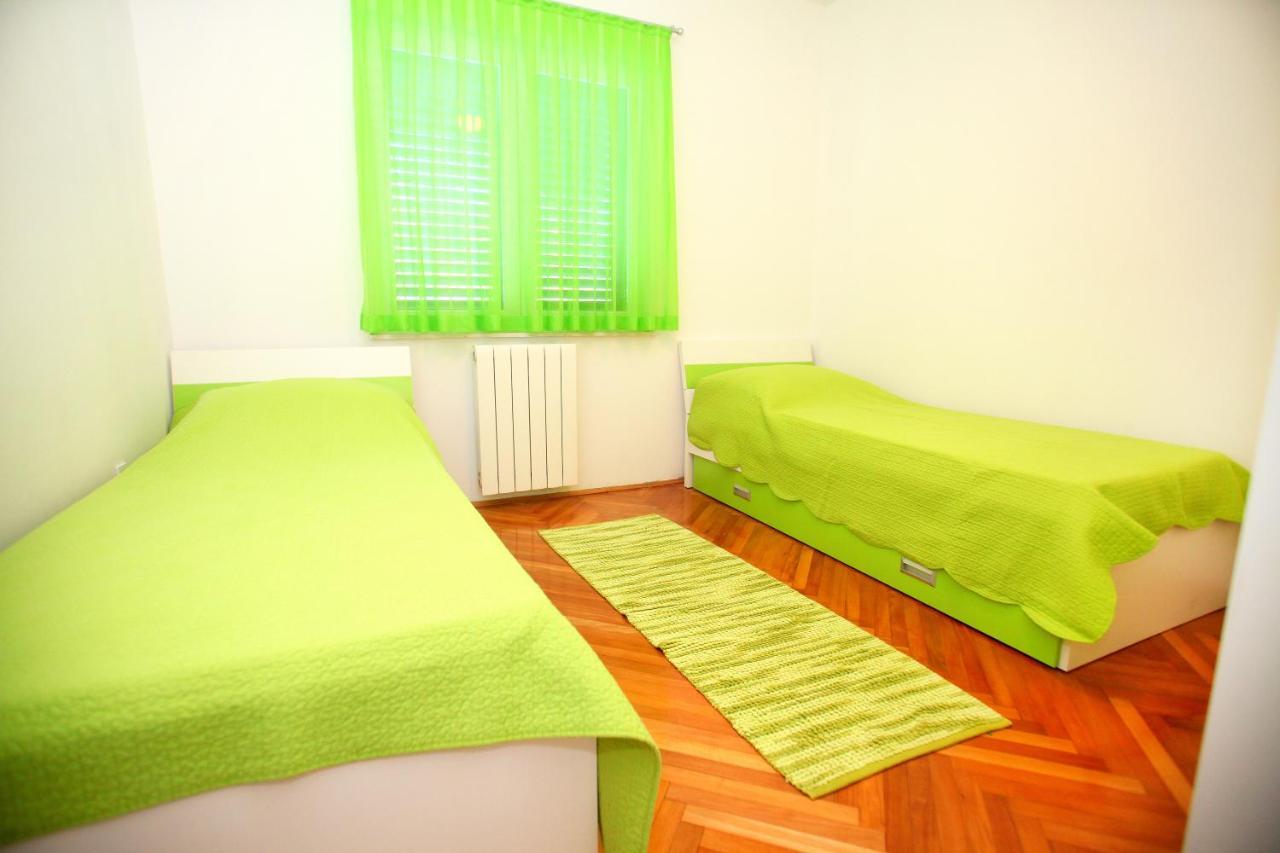 Apartments Nakir Slatine Room photo