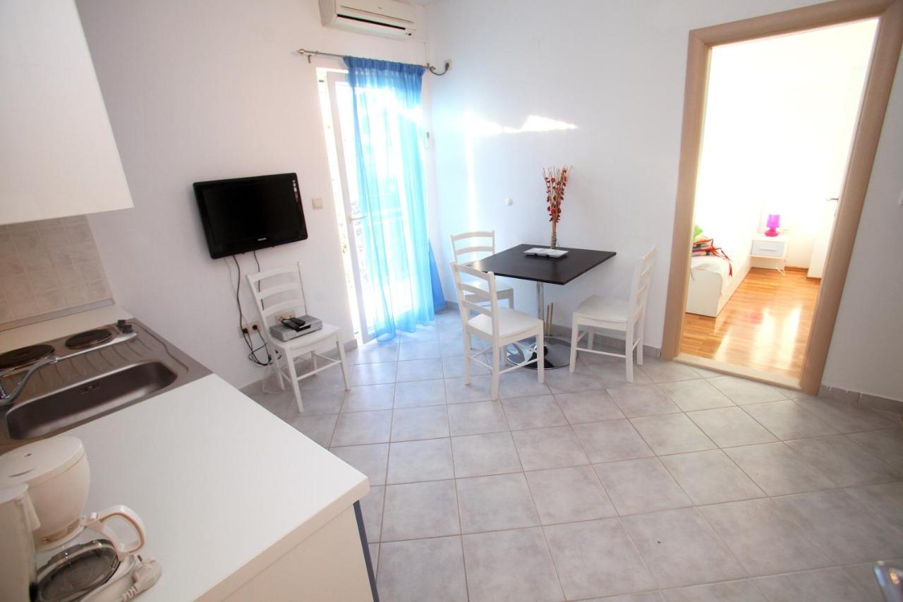 Apartments Nakir Slatine Room photo