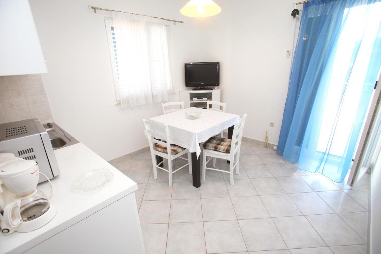 Apartments Nakir Slatine Room photo