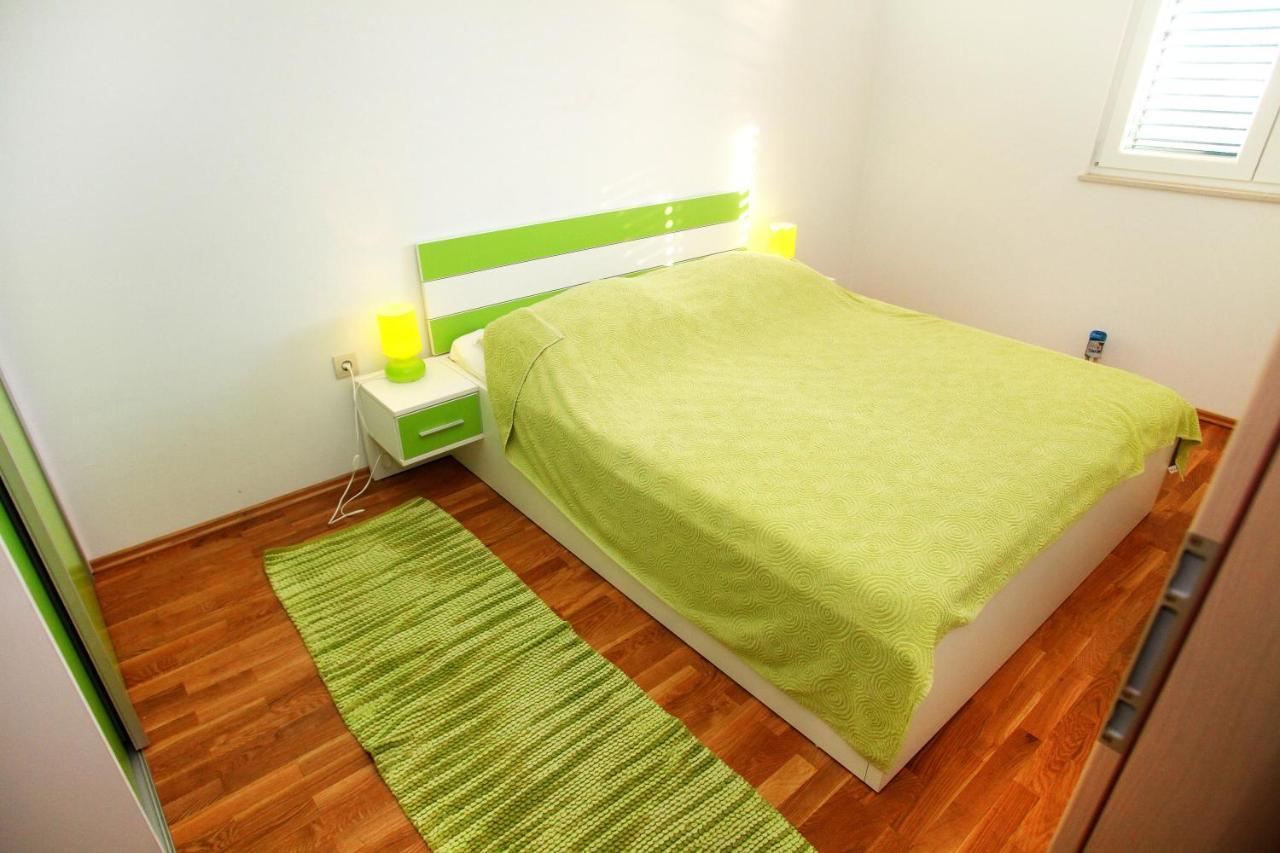 Apartments Nakir Slatine Room photo